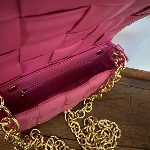 Urban Expressions Pink Crossbody or Clutch with Gold Chain- NWOT - Picture 8 of 9